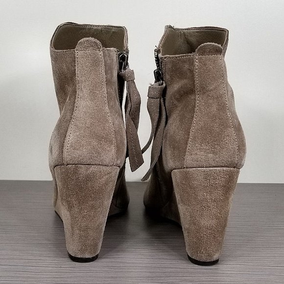 Dolce Vita 'Gracie' Wedge Bootie, Dark Taupe Suede, Womens Size 7.5 M - Picture 5 of 9